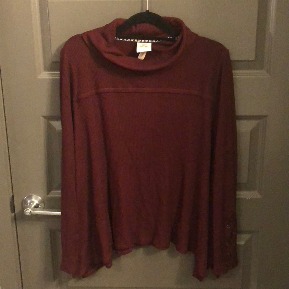 NWOT Knox Rose Cowl Neck Shirt